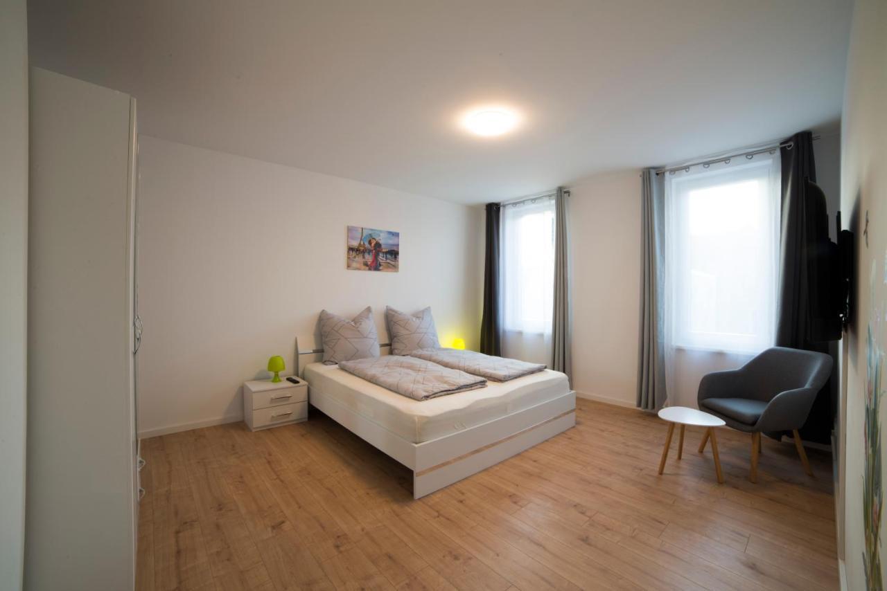 Schoene Ferienwohnung 78M2, 3 Schlafzimmer, 2 Baeder, Zentrumnah, 1Og エアフルト エクステリア 写真
