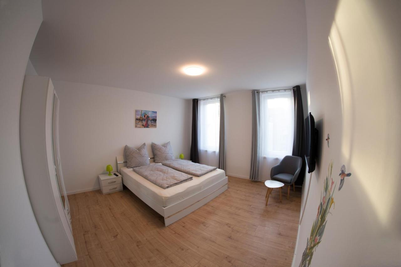 Schoene Ferienwohnung 78M2, 3 Schlafzimmer, 2 Baeder, Zentrumnah, 1Og エアフルト エクステリア 写真
