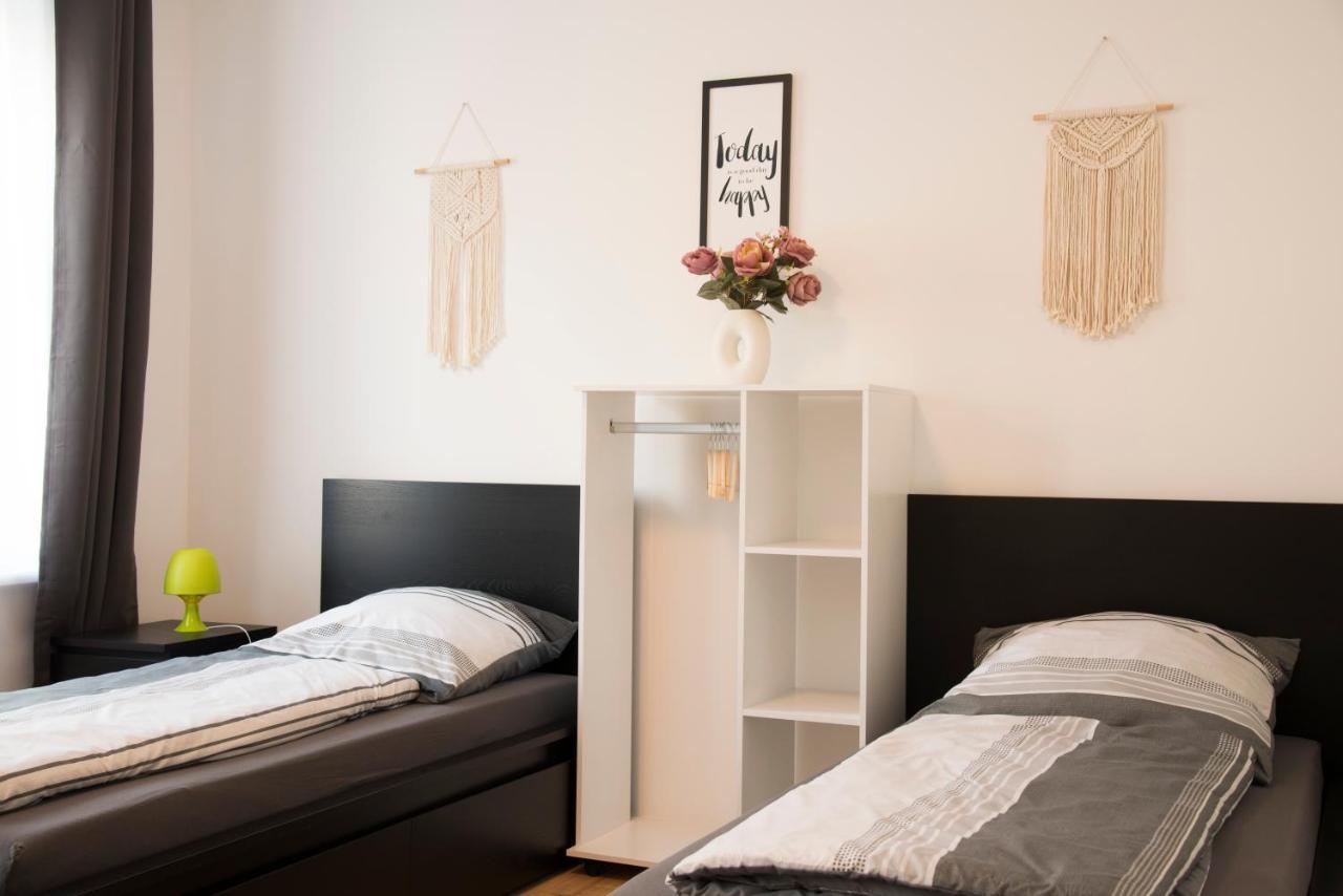 Schoene Ferienwohnung 78M2, 3 Schlafzimmer, 2 Baeder, Zentrumnah, 1Og エアフルト エクステリア 写真