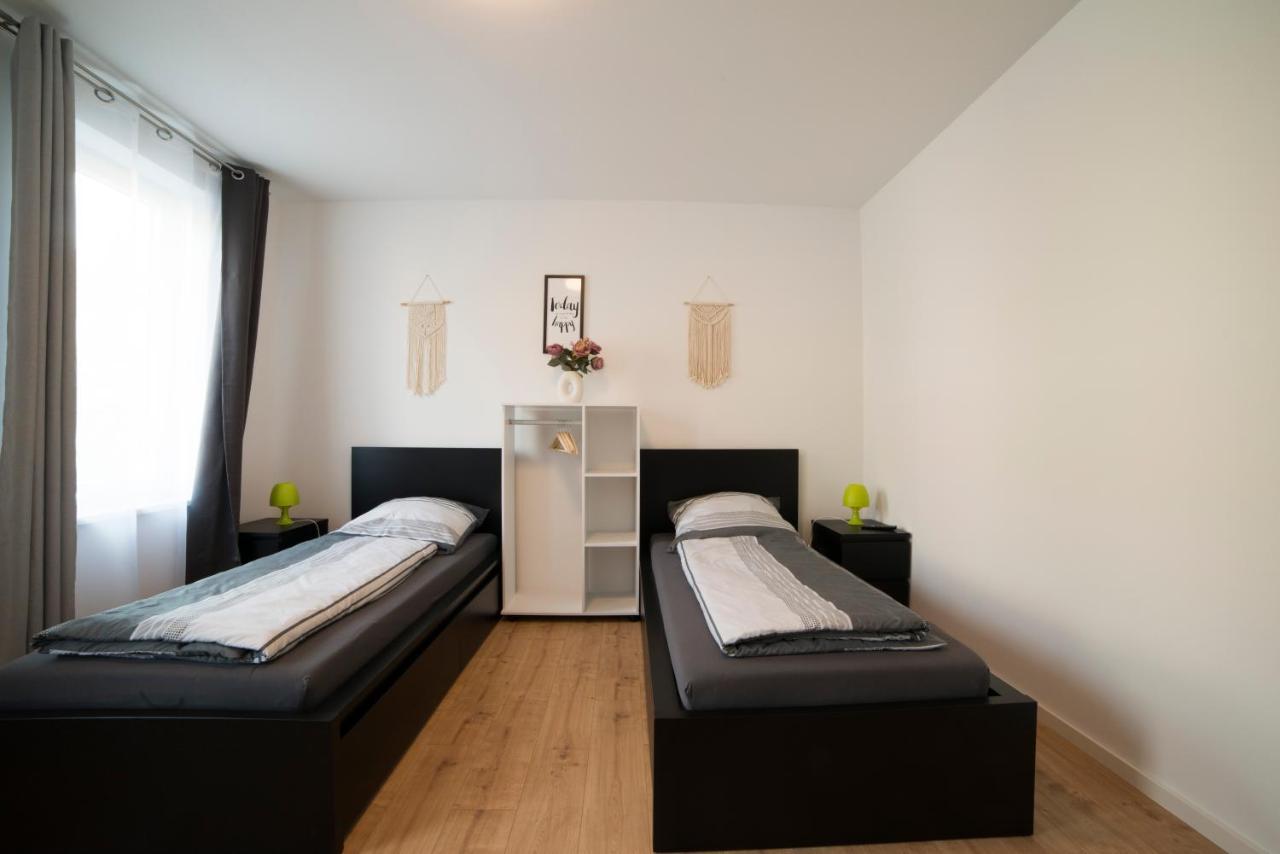 Schoene Ferienwohnung 78M2, 3 Schlafzimmer, 2 Baeder, Zentrumnah, 1Og エアフルト エクステリア 写真