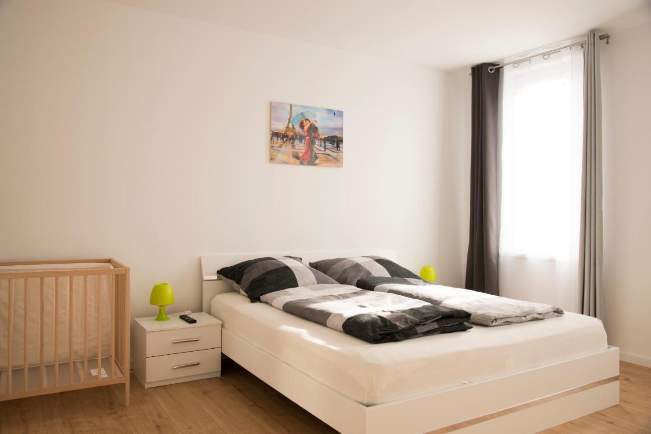 Schoene Ferienwohnung 78M2, 3 Schlafzimmer, 2 Baeder, Zentrumnah, 1Og エアフルト エクステリア 写真
