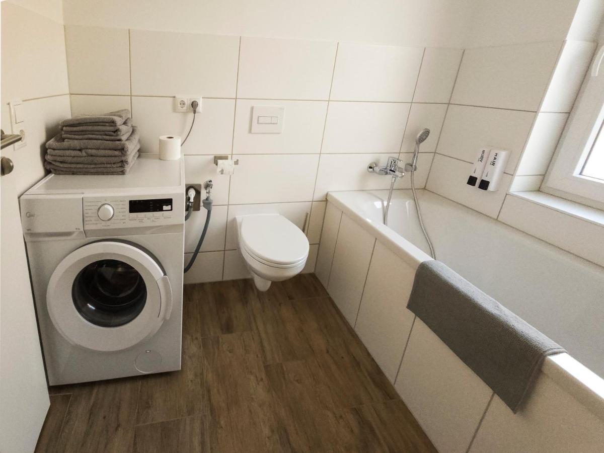 Schoene Ferienwohnung 78M2, 3 Schlafzimmer, 2 Baeder, Zentrumnah, 1Og エアフルト エクステリア 写真